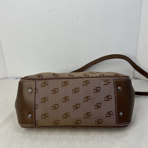 Dooney and Bourke monogram Satchel w/shoulder strap - Picture 5 of 10